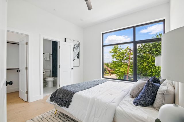 430 E 8th 104, Dallas, TX 75203