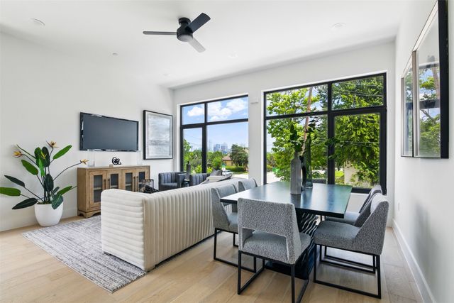 430 E 8th 104, Dallas, TX 75203