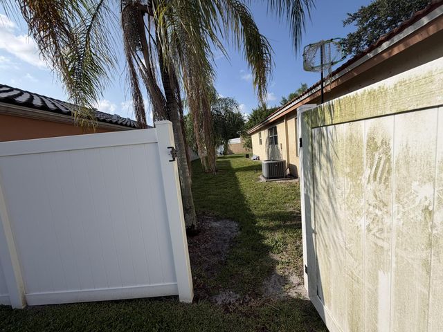 8164 PELICAN HARBOUR Drive, Lake Worth, FL 33467