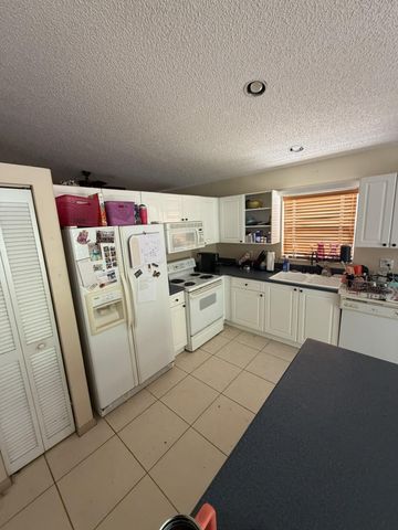 8164 PELICAN HARBOUR Drive, Lake Worth, FL 33467