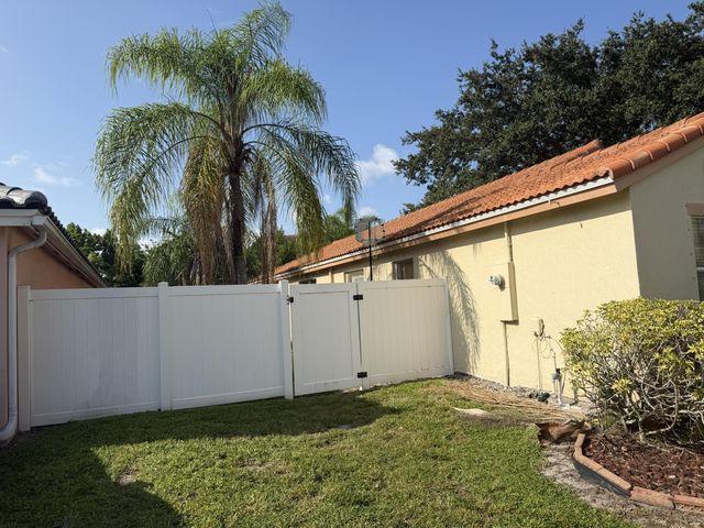 8164 PELICAN HARBOUR Drive, Lake Worth, FL 33467