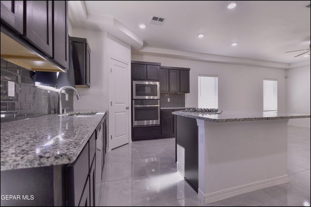 12844 Giovanni Grajeda Avenue, El Paso, TX 79928