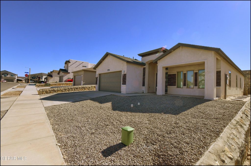 12844 Giovanni Grajeda Avenue, El Paso, TX 79928