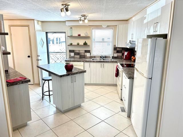 39012 Gayle Bay, Boynton Beach, FL 33436