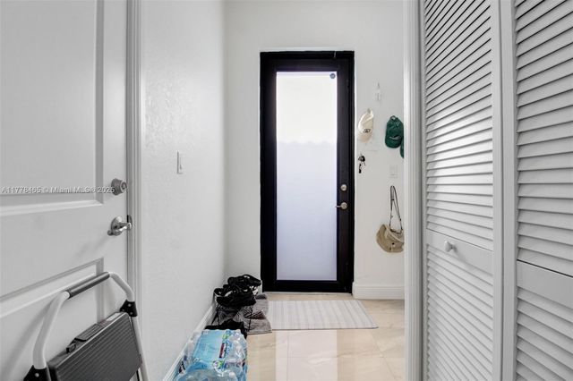 14817 SW 39th Ter, Miami, FL 33185