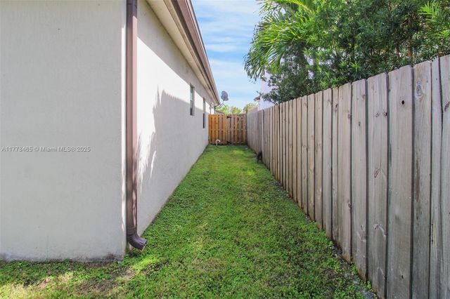 14817 SW 39th Ter, Miami, FL 33185