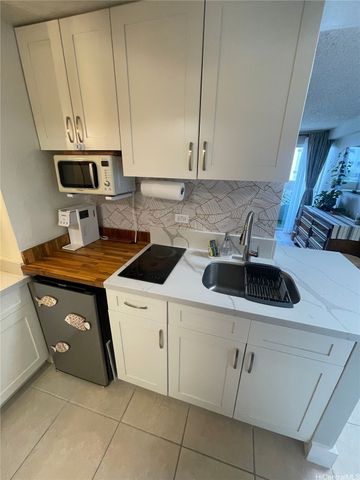 2450 Prince Edward Street 706A, Honolulu, HI 96815