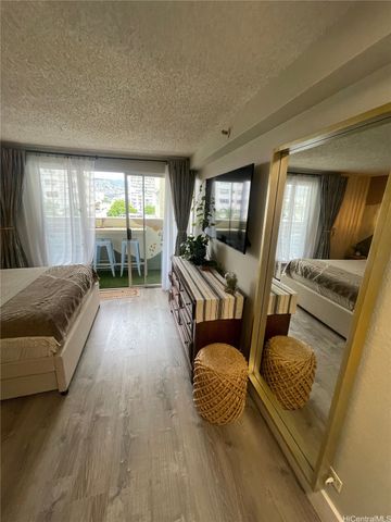 2450 Prince Edward Street 706A, Honolulu, HI 96815
