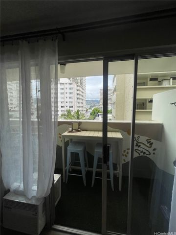2450 Prince Edward Street 706A, Honolulu, HI 96815