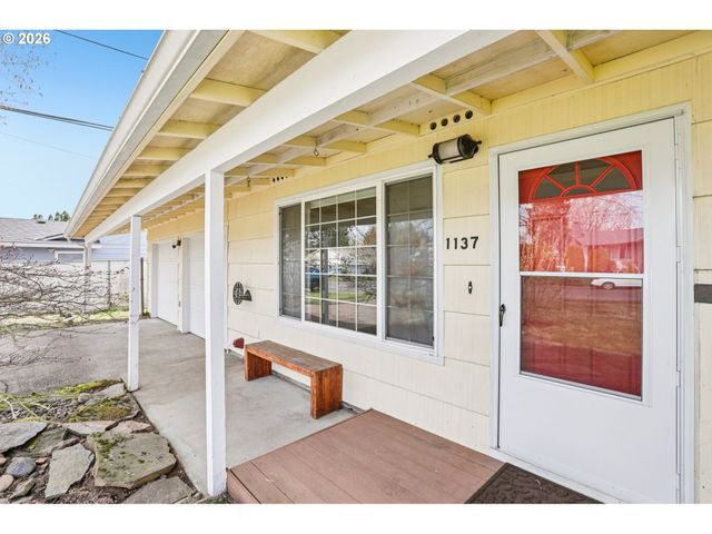 1137 Ne 193RD Ave, Portland, OR 97230