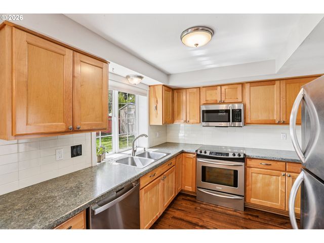 1137 Ne 193RD Ave, Portland, OR 97230