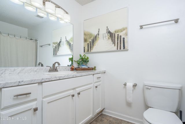 301 Foxtrace Lane, Hubert, NC 28539