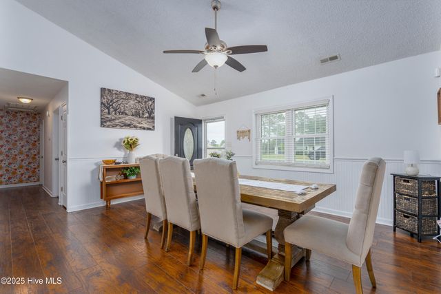 301 Foxtrace Lane, Hubert, NC 28539