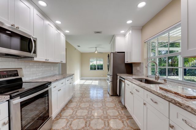 1100 SW 12th Avenue, Boca Raton, FL 33486