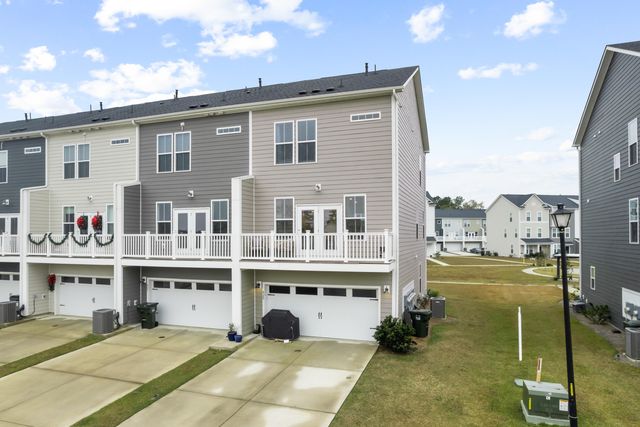 829 Recess Point Drive, Moncks Corner, SC 29461