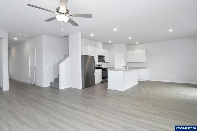 1355 Owl Av, Woodburn, OR 97071