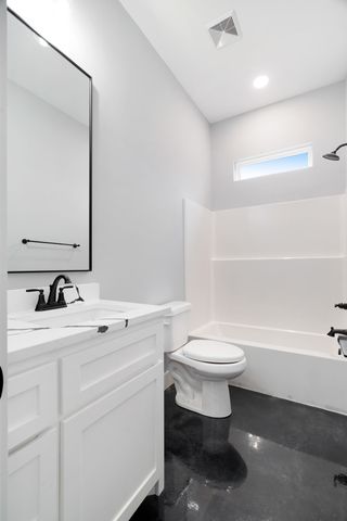 535 E Fairview St, Blossom, TX 75416