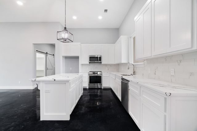 535 E Fairview St, Blossom, TX 75416