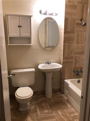 6073 Edgewater Dr, Corpus Christi, TX 78412