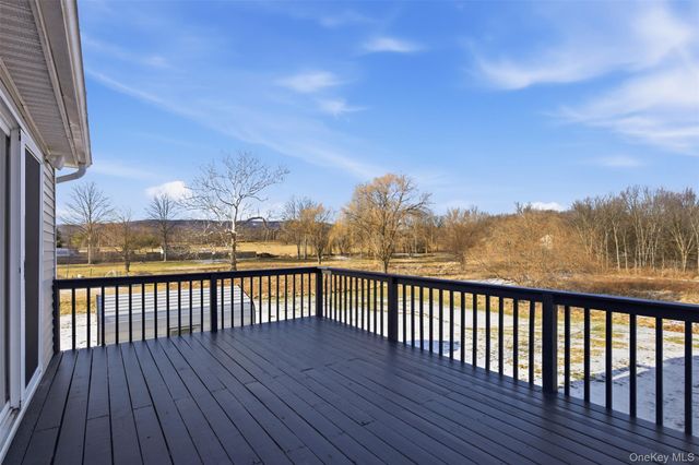 22 Cook Lane, Gardiner, NY 12525