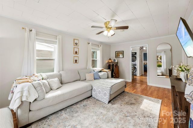 507 S Maple Street, Dallas, NC 28034