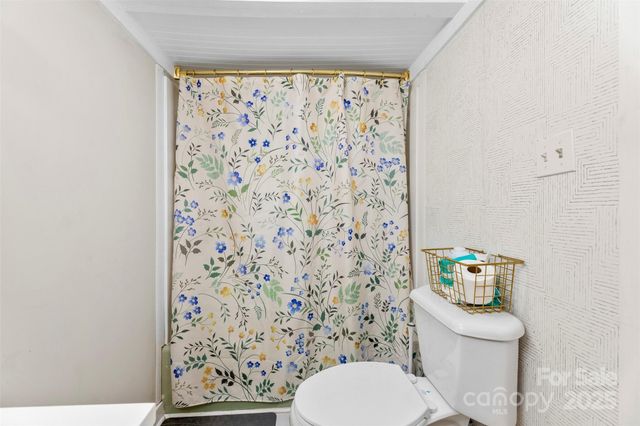 507 S Maple Street, Dallas, NC 28034