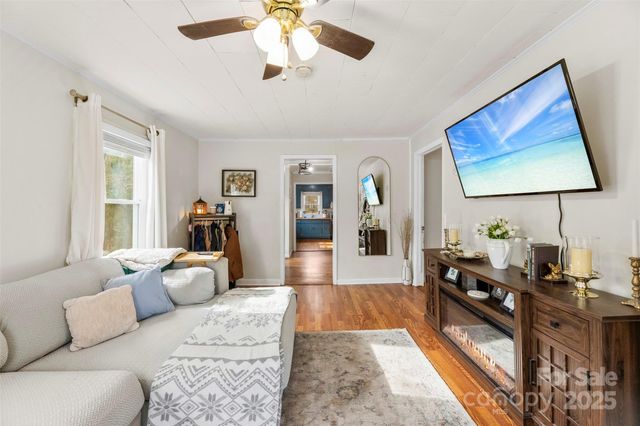 507 S Maple Street, Dallas, NC 28034