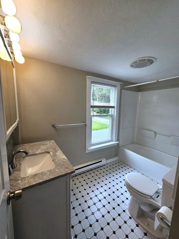27 Ferry B, Grafton, MA 01560