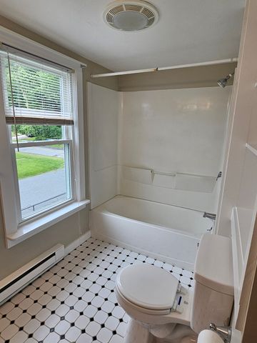 27 Ferry B, Grafton, MA 01560