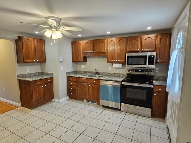27 Ferry B, Grafton, MA 01560