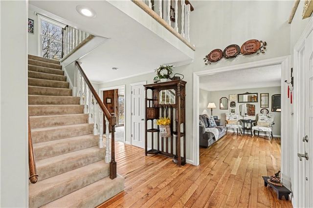 1510 S Lakestone Drive, Olathe, KS 66061