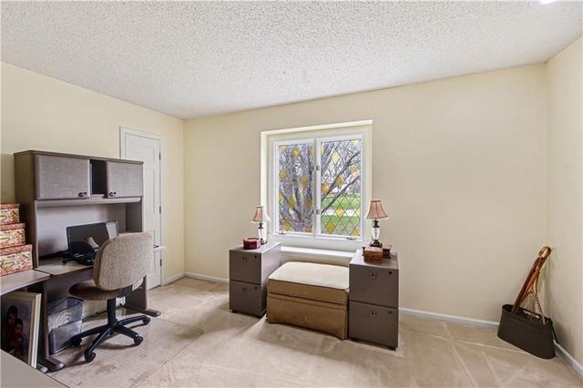 1510 S Lakestone Drive, Olathe, KS 66061