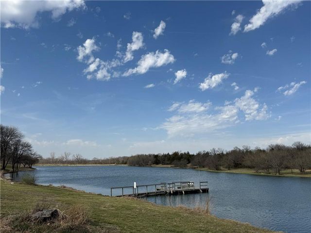 1510 S Lakestone Drive, Olathe, KS 66061