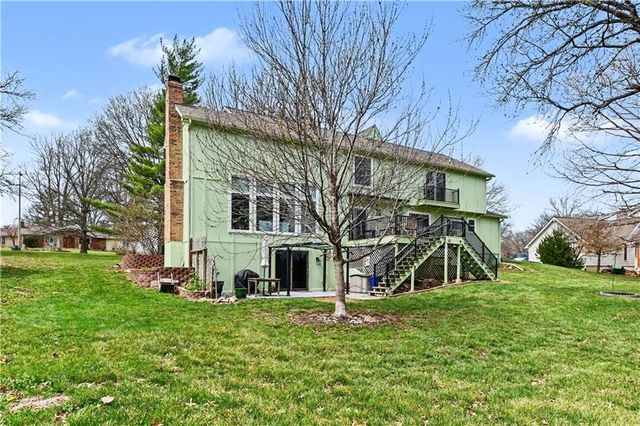 1510 S Lakestone Drive, Olathe, KS 66061