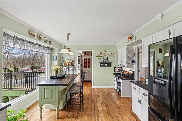 1510 S Lakestone Drive, Olathe, KS 66061