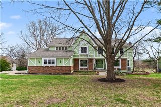 1510 S Lakestone Drive, Olathe, KS 66061