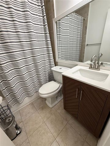 203 Riviera Cir 203, Weston, FL 33326