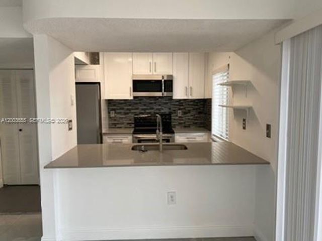 203 Riviera Cir 203, Weston, FL 33326