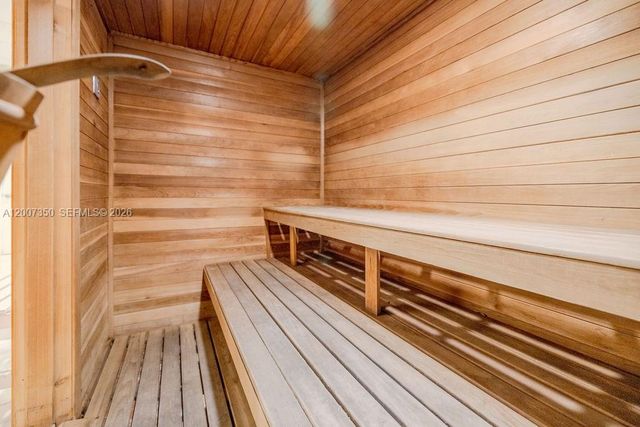 2751 S Ocean Dr 504S, Hollywood, FL 33019