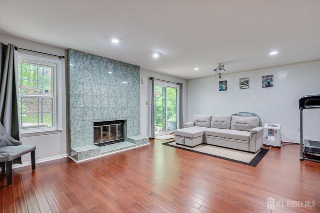 4506 Stonehedge Road, Edison, NJ 08820
