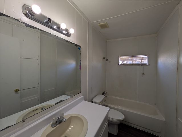 710 Boulevard Boulevard N, Dallas, TX 75211