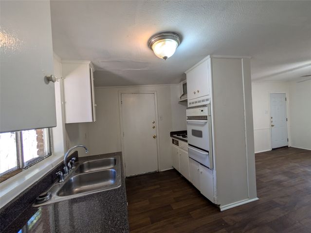 710 Boulevard Boulevard N, Dallas, TX 75211