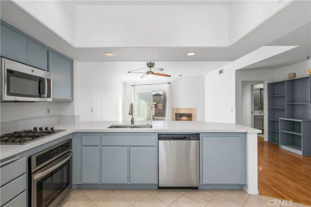 200 Pacific Coast Highway 416, Huntington Beach, CA 92648
