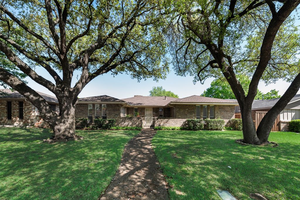 819 Granada Drive, Duncanville, TX 75116