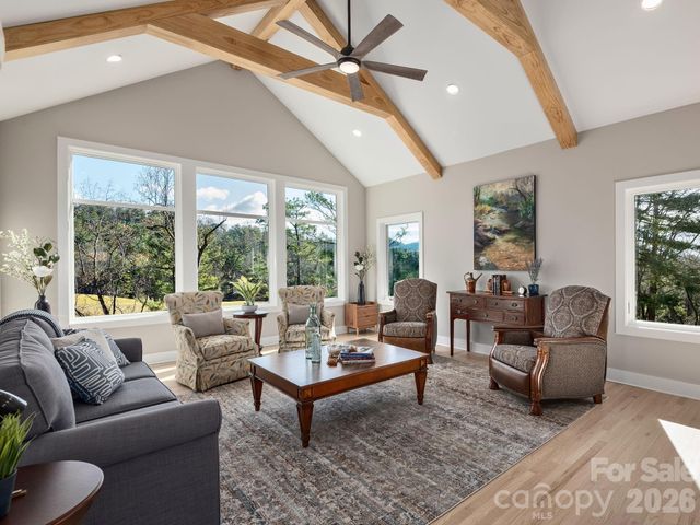 41 Robinhood Road, Asheville, NC 28804