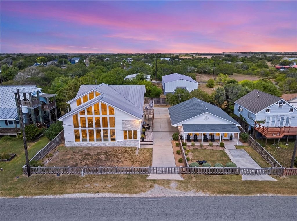 605 + 607 Copano Bay Drive, Bayside, TX 78340 — photo 2