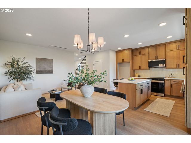 2902 E Mcloughlin Blvd 2, Vancouver, WA 98661