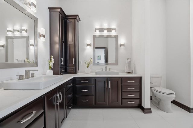 945 WOODCREST HEIGHTS DRIVE, Menasha, WI 54952