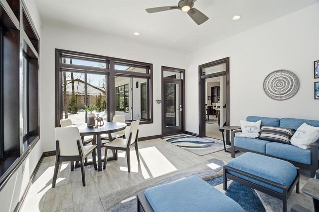 945 WOODCREST HEIGHTS DRIVE, Menasha, WI 54952