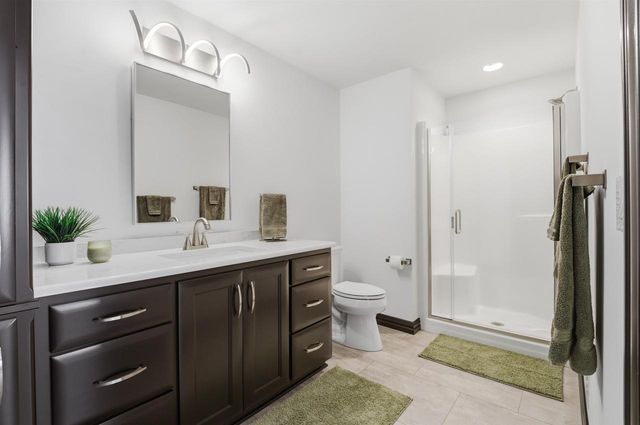 945 WOODCREST HEIGHTS DRIVE, Menasha, WI 54952